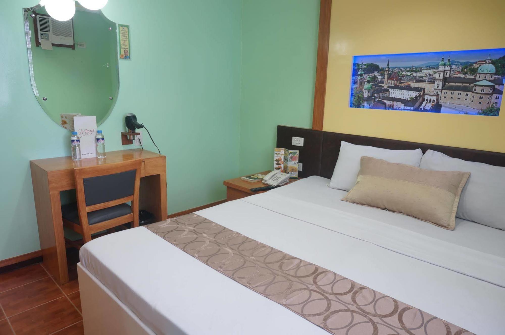 Eurotel Makati Makati City Exteriér fotografie