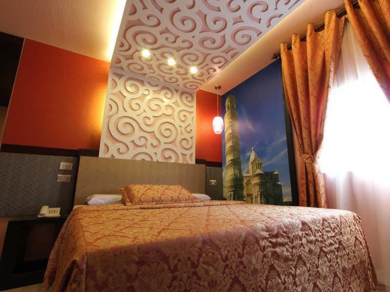 Eurotel Makati Makati City Exteriér fotografie